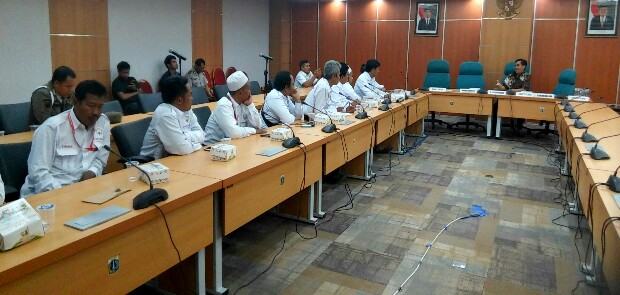Pedagang Pasar Tuntut Fraksi PDIP dan NasDem Batalkan Penggunaan Hak Interpelasi